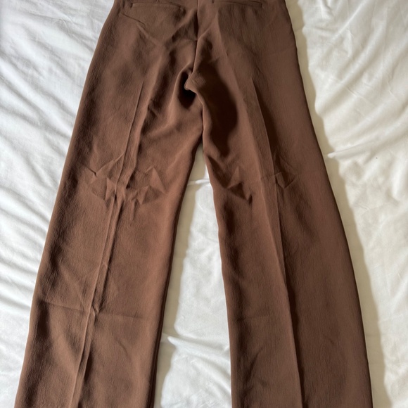 Aritzia Effortless Pants (Crepette) in Size 0 - Picture 2 of 3